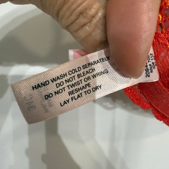 Victoria's Secret Red Lace Very Sexy Bra Sz 34C - Picture 5 of 10